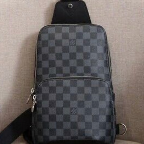 Louis Vuitton Avenue Slinger - Picture 1 of 1